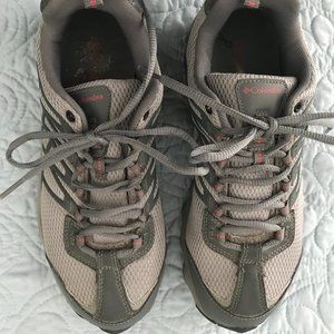 Columbia size 8 hiking shoes